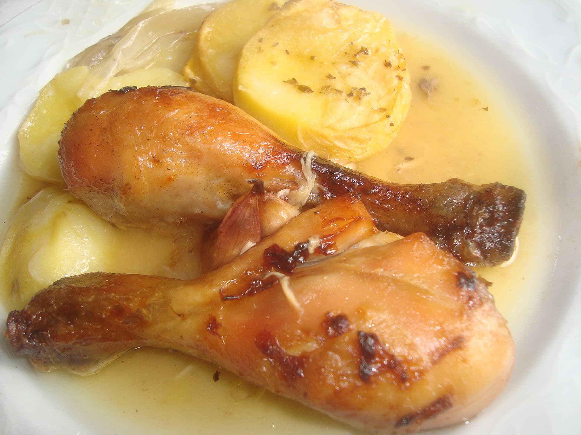 Pollo Guisado (Pollo en Salsa)